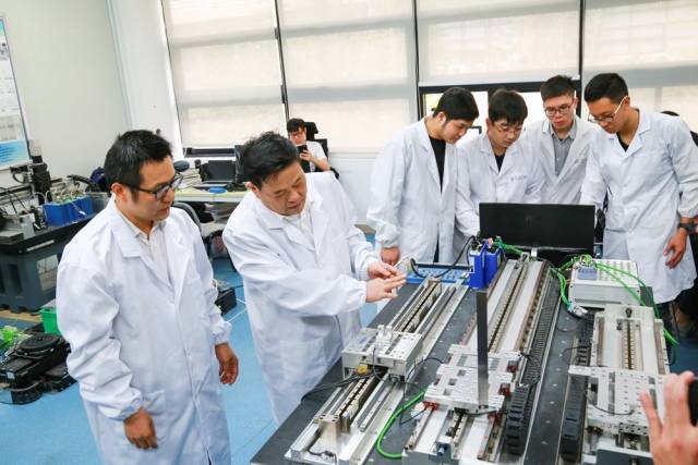 半岛体育(中国)官方网站作为第一完成单位的2项成果荣获2019年度国家科技奖二等奖。 半岛体育(中国)官方网站作为第一完成单位的2项成果荣获2019年度国家科技奖二等奖。