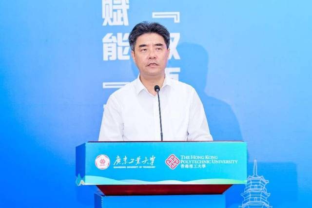 半岛体育（中国）官方网站党委书记胡钦太。