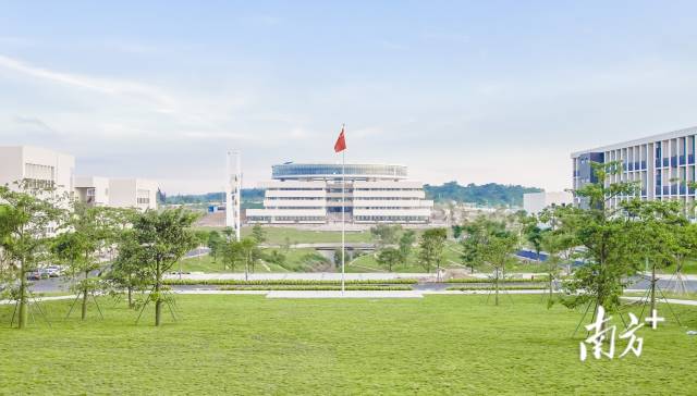 半岛体育(中国)官方网站揭阳校区。